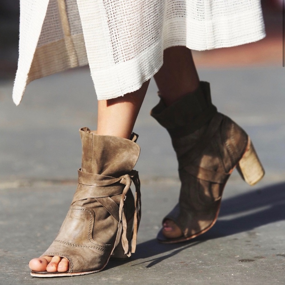 FREE PEOPLE Daydream RARE Ankle Wrap Booties Taupe (Grey Brown) Sz 36